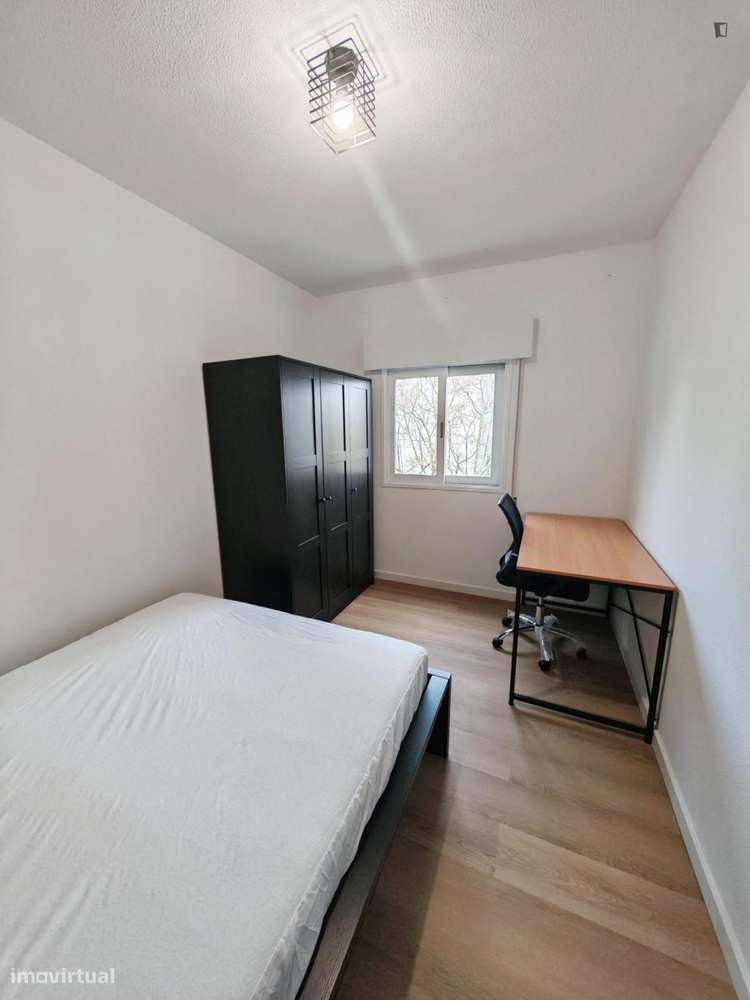 Quarto - localizado em Sé de Braga e São Lázaro Braga - Grande imagem: 3/10