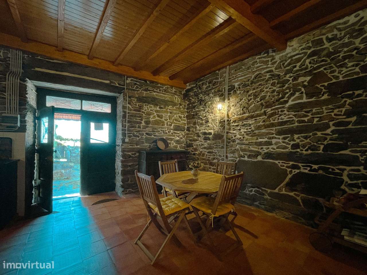 Quinta com Casa senhorial brasonada do Século XVIII na região do Douro-43