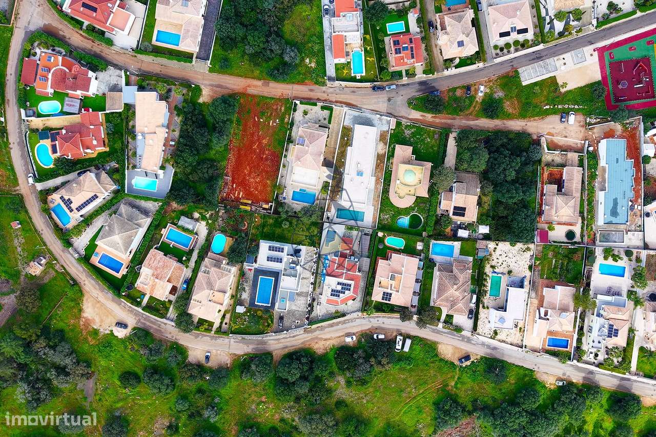 Moradia Nova com Piscina na Urbanização Monte Canelas - Portimão-46