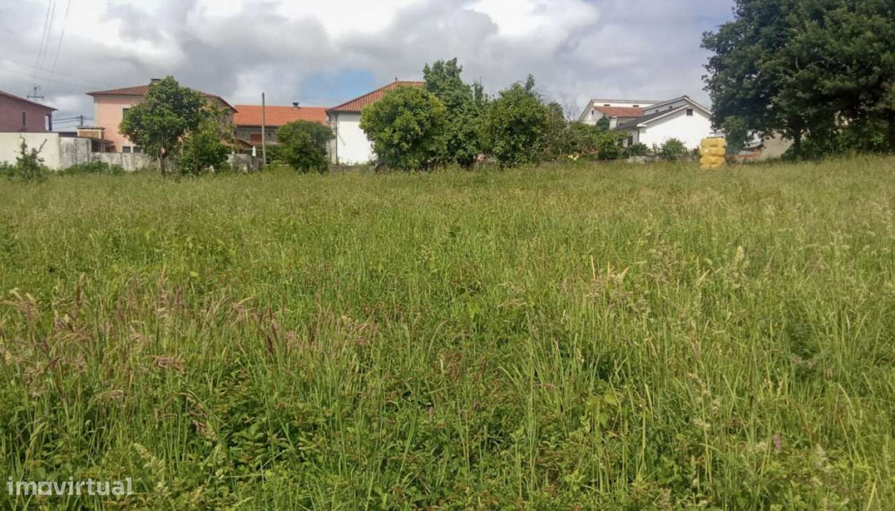 Venda de Terreno para construção com 3700 m², Sá, Ponte de Lima. - Mais