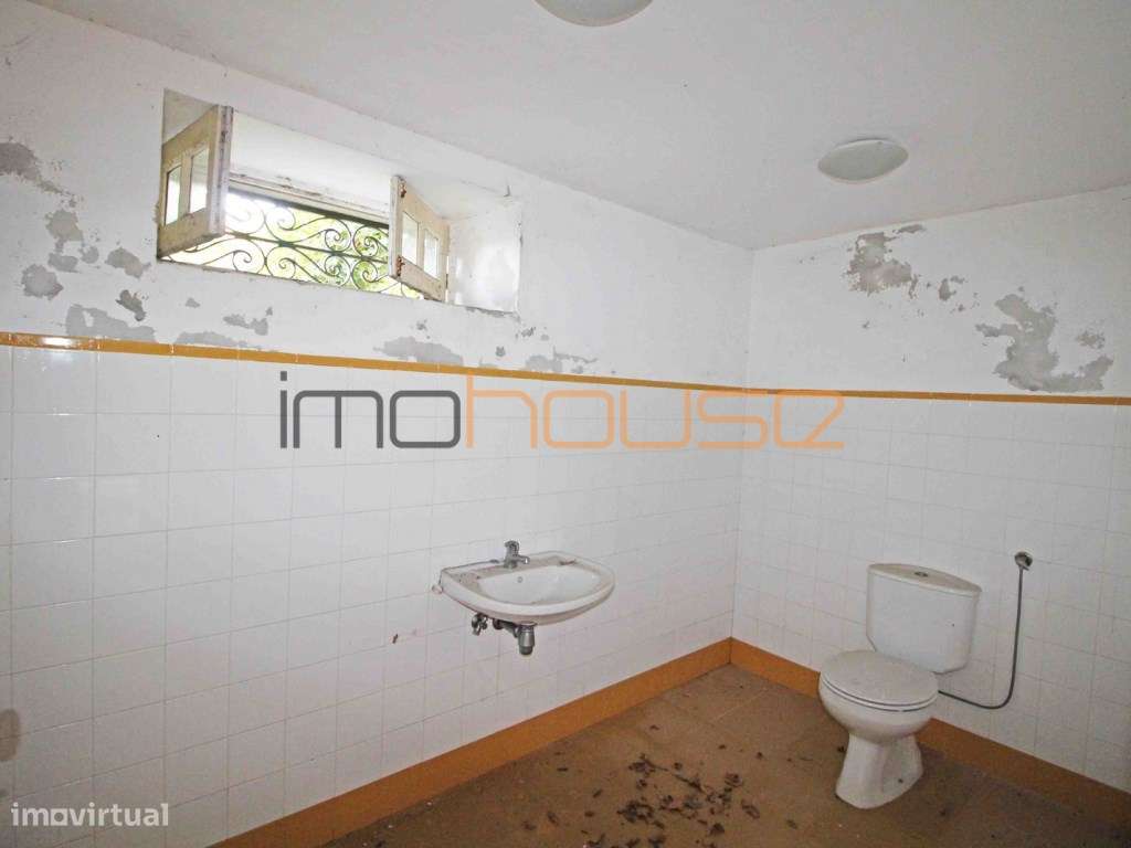 Casa senhorial do século XIX ( Zona Espaço Central II)-43