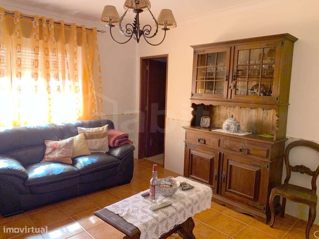 Moradia T5 + 2 C/ Quintal e Sótão-6