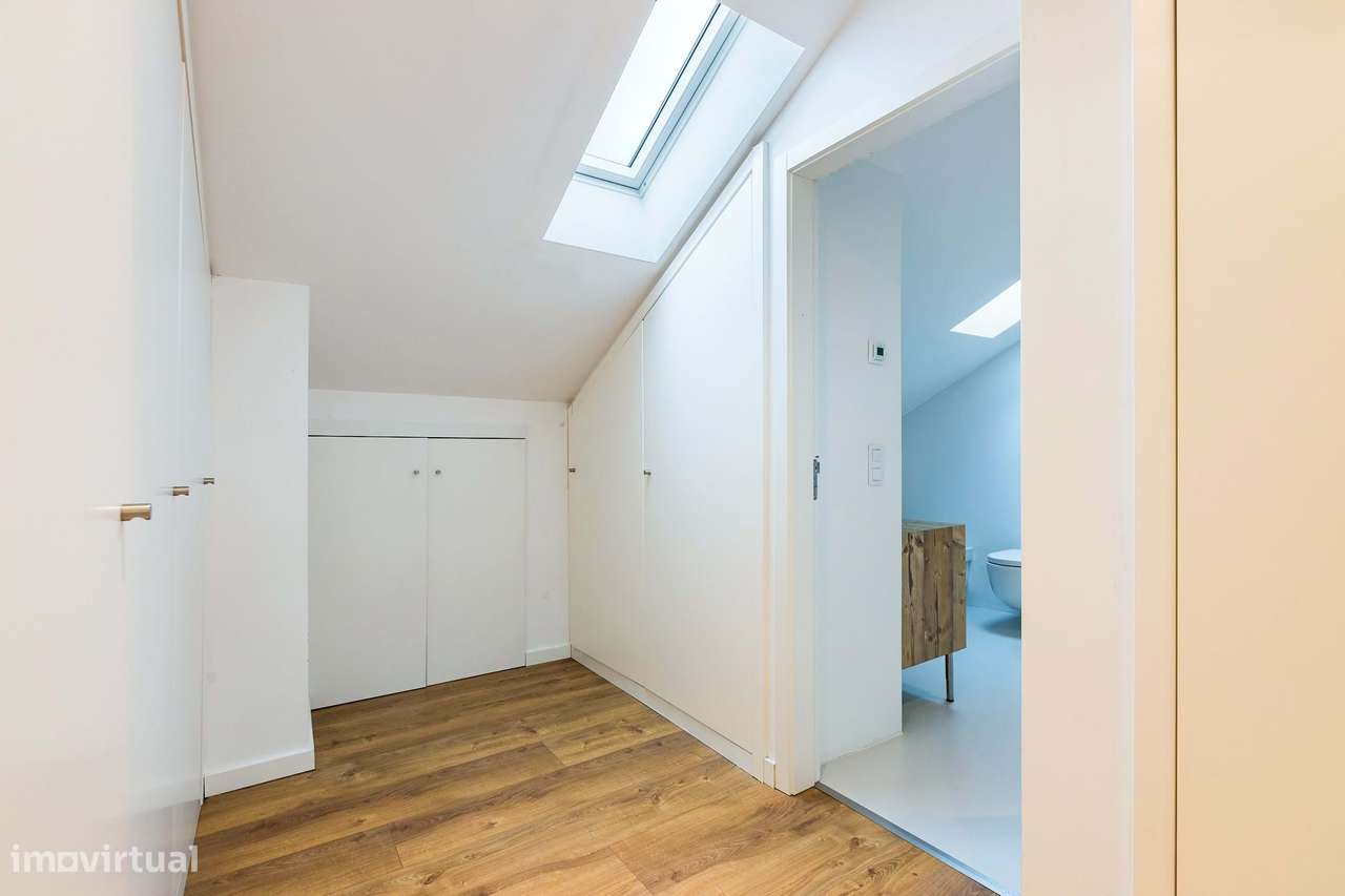 Moradia T4/5 com Piscina no Bairro de Santa Cruz – Benfica, Lisboa-22