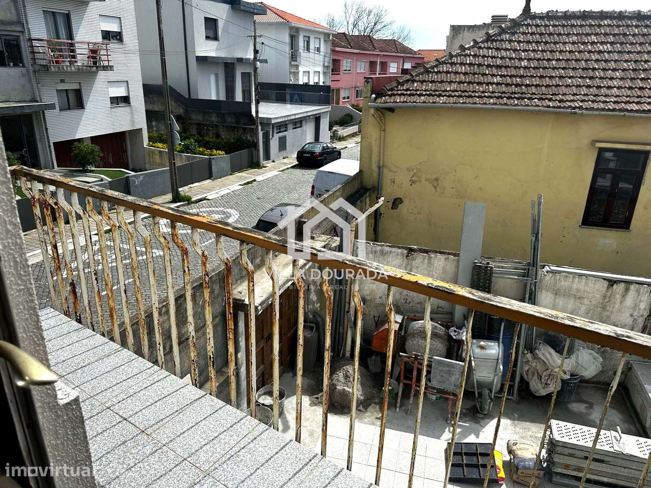Moradia de 3 pisos em Campanhã, Porto: Espaço, conforto e localização-14