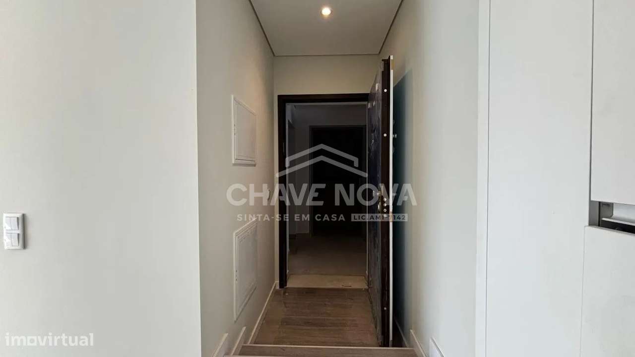 T0 Novo c/ Terraço na Senhora da Hora-13