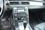 Volvo V70 D5 Momentum - 37