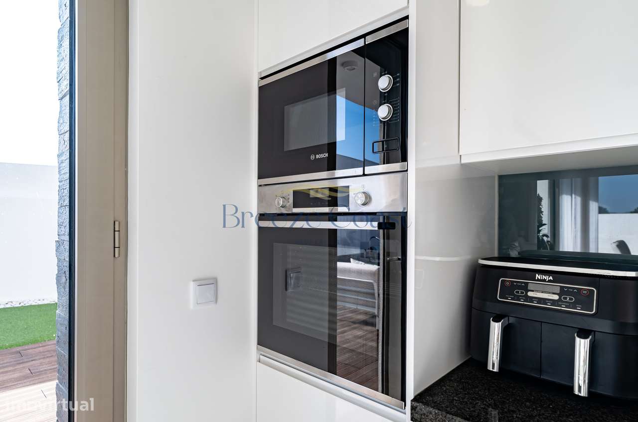 Moradia T4+1 de luxo com elevador-32