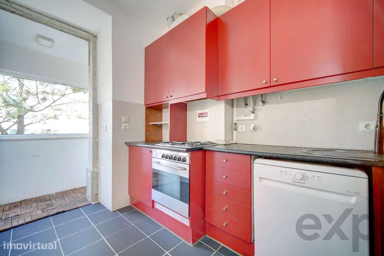 Apartamento T1+1 junto ao Jardim da Estrela – Lisboa-16