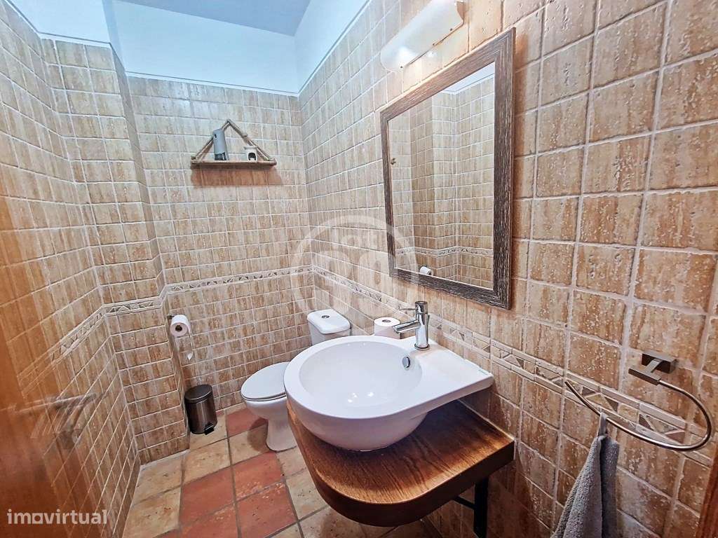 Moradia em banda inserida num bonito condomínio fechado na periferi... - Grande imagem: 5/35