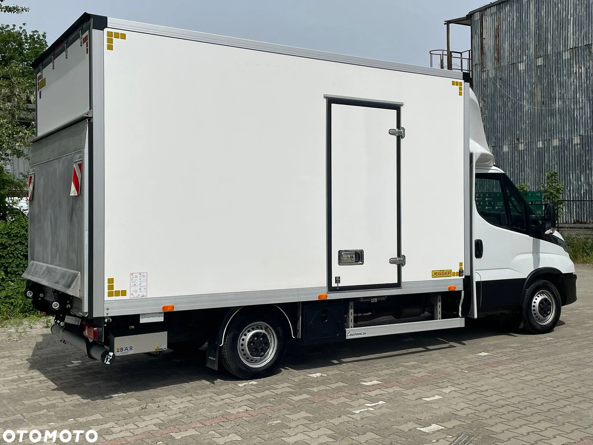 Iveco Daily 35s18H Kontener z Windą - 2