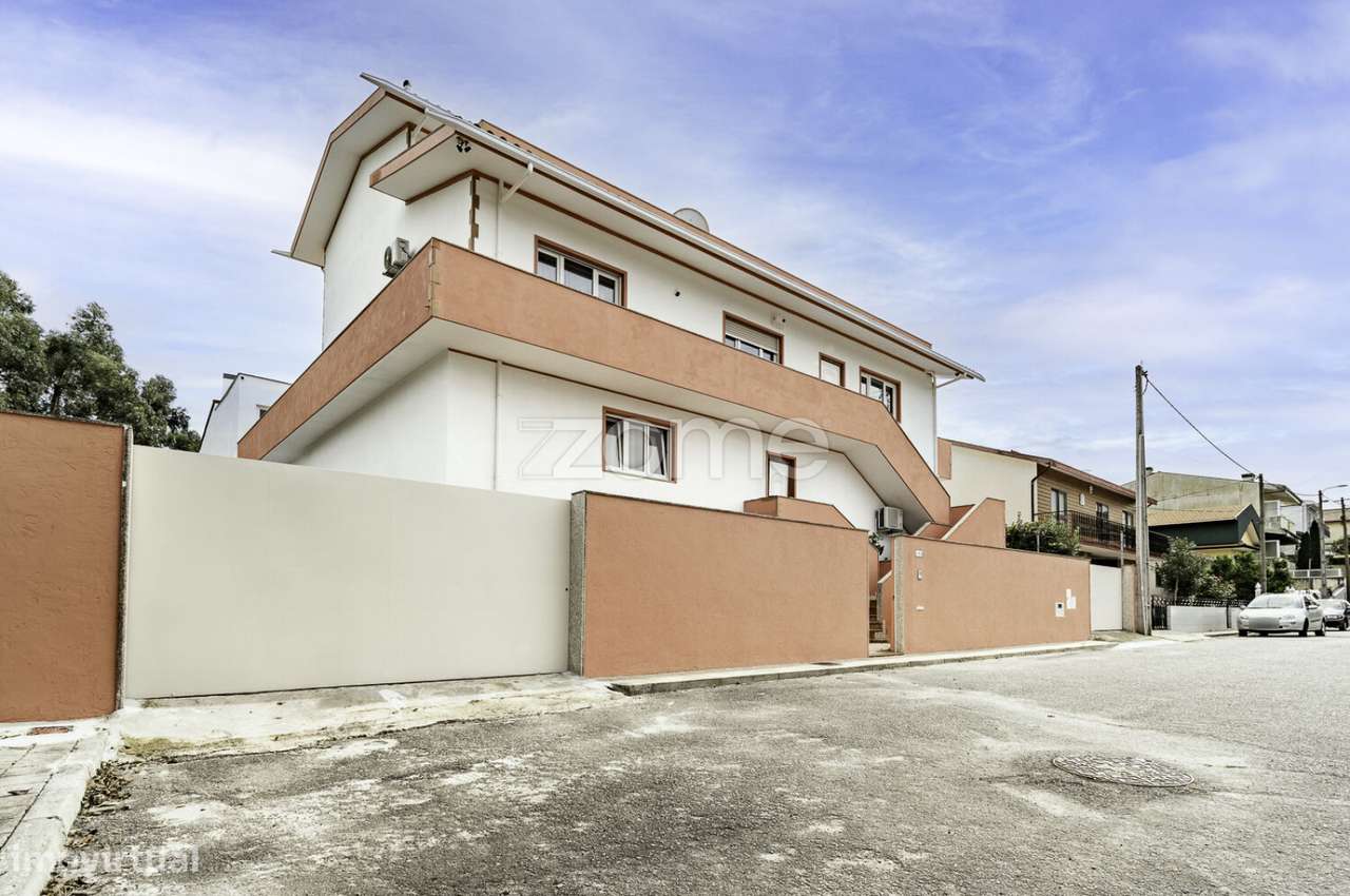 Moradia T4 com anexos, piscina e terreno em Rio Tinto, Porto - Grande imagem: 3/60