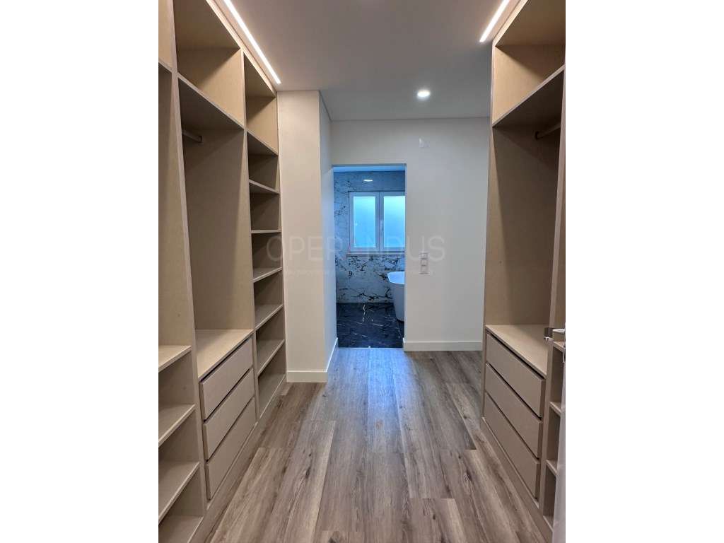 Moradia Isolada T4 Venda Almada-20