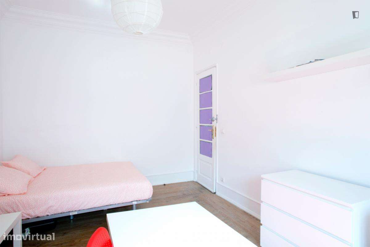 Quarto - localizado em Alameda Lisbon - Grande imagem: 5/14