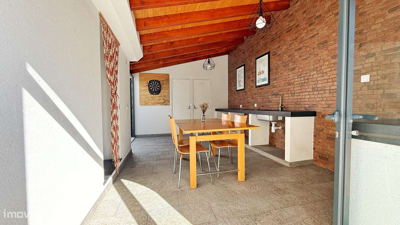 Moradia IsoladaT1+1 Totalmente Remodelada -Charneca da Caparica-34