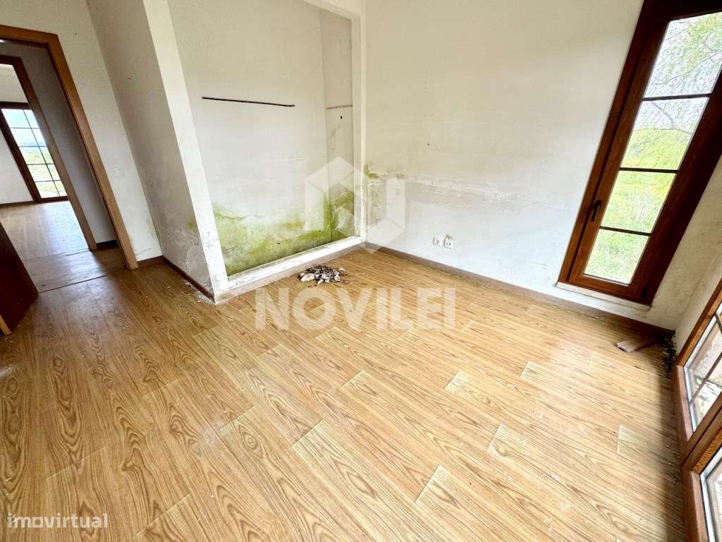 Moradia isolada T3 de cave e rés do chão próxima da Nazaré.-21