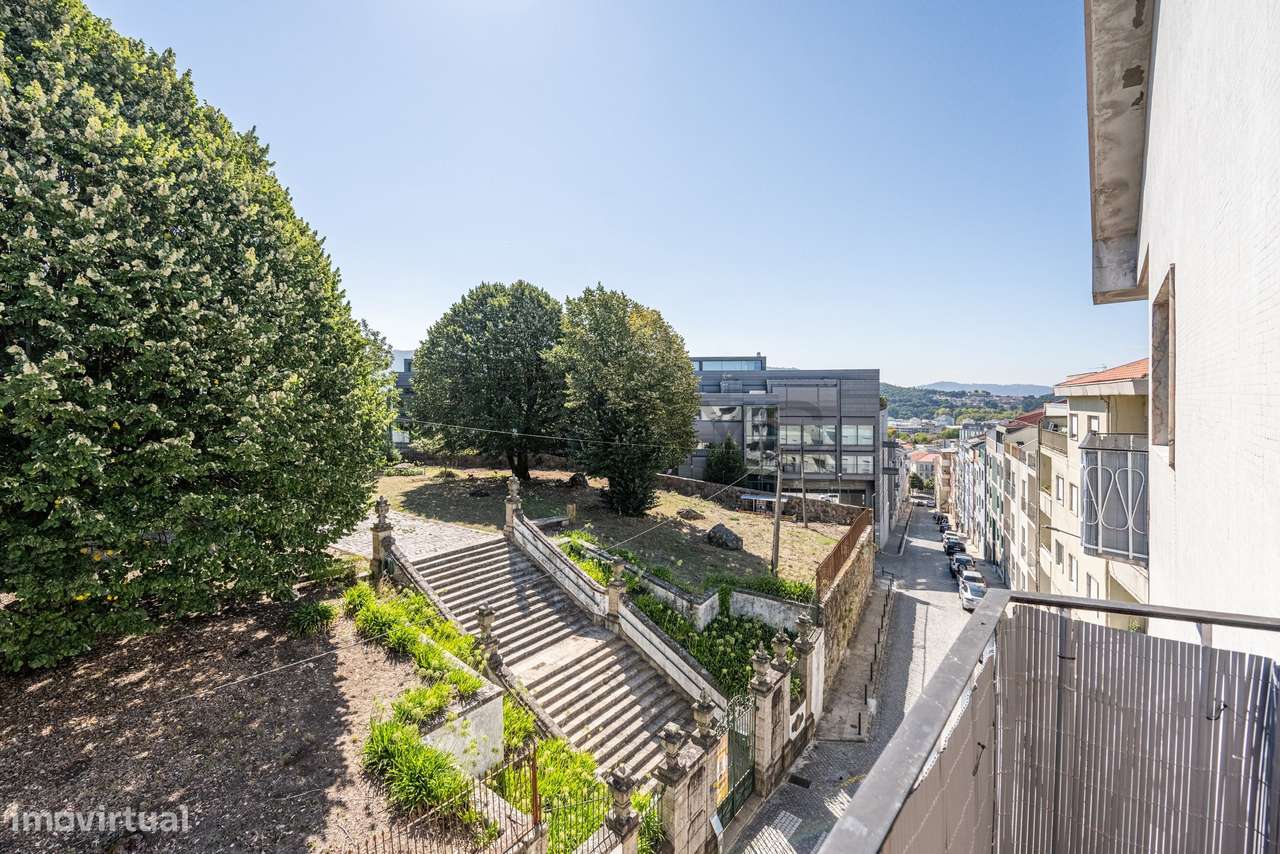 Apartamento T2, no centro da cidade de Braga-0