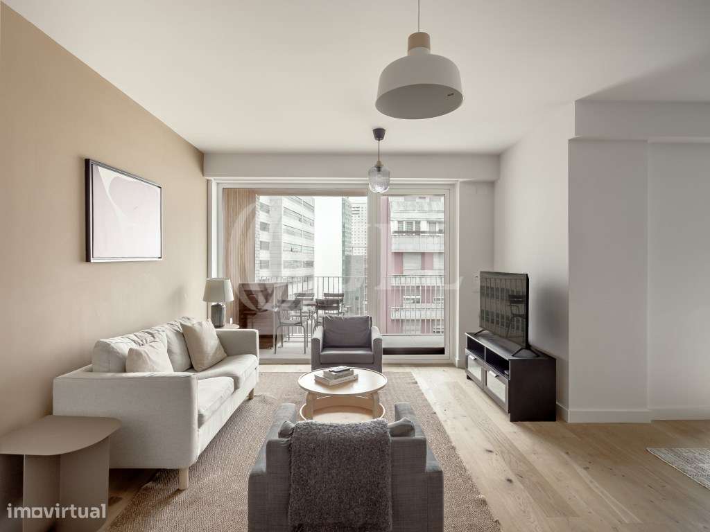 Apartamento T2 com Varanda Praça de Espanha 35 - Grande imagem: 4/28