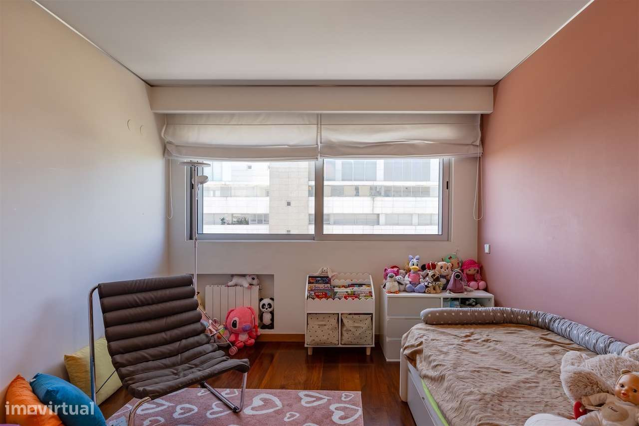 Apartamento T3 no Bessa com Varanda e Garagem box-27
