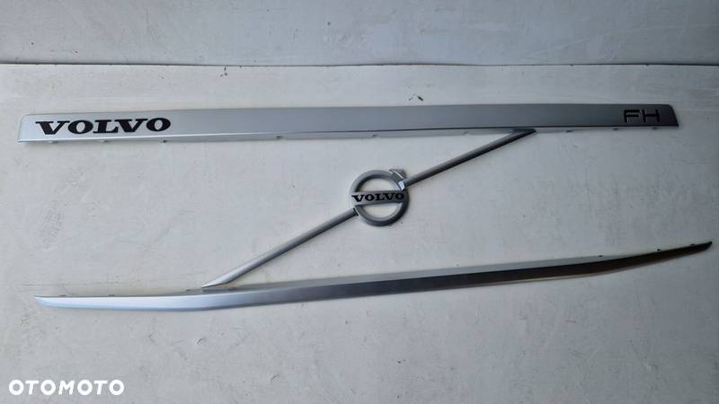 grill atrapa listwa logo volvo fh13 21089175 - 1