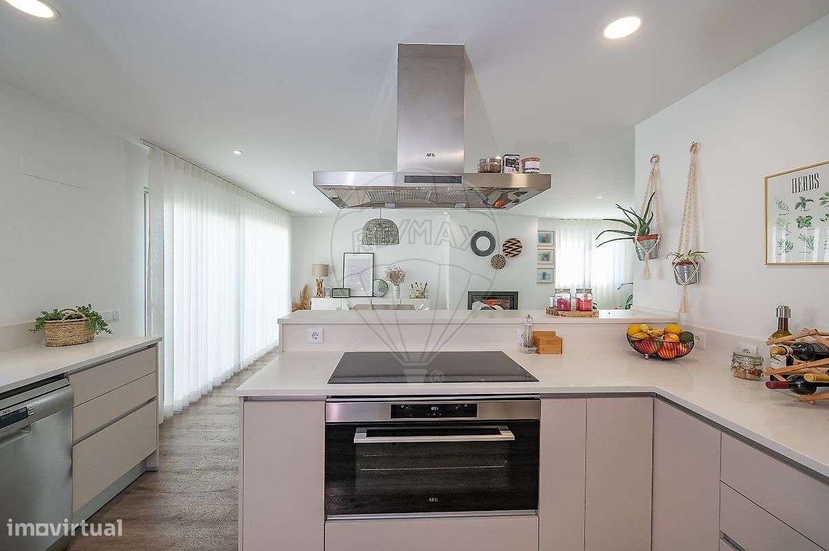 Moradia T4 para venda-17