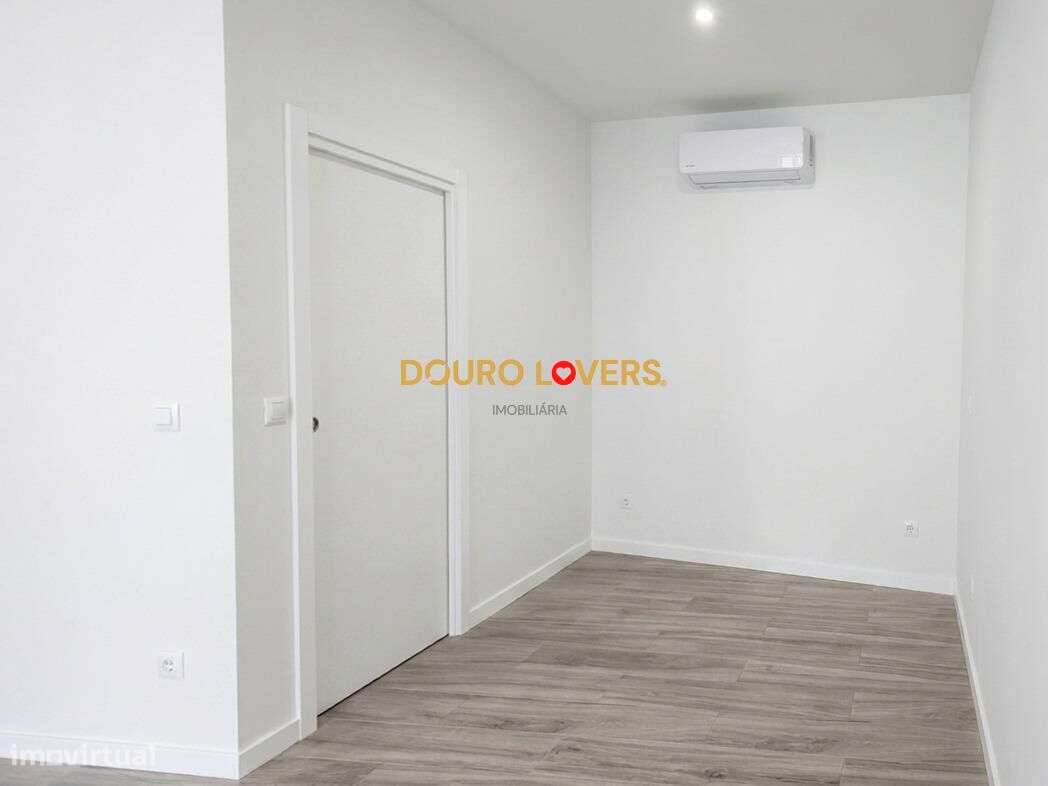 Apartamento T0 à venda na Rua da Constituição-9
