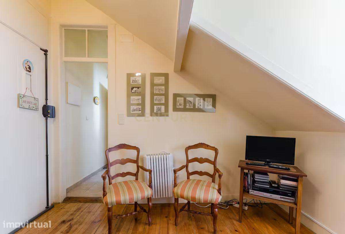 Apartamento T2 à venda na Rua da Mouraria - Grande imagem: 3/31