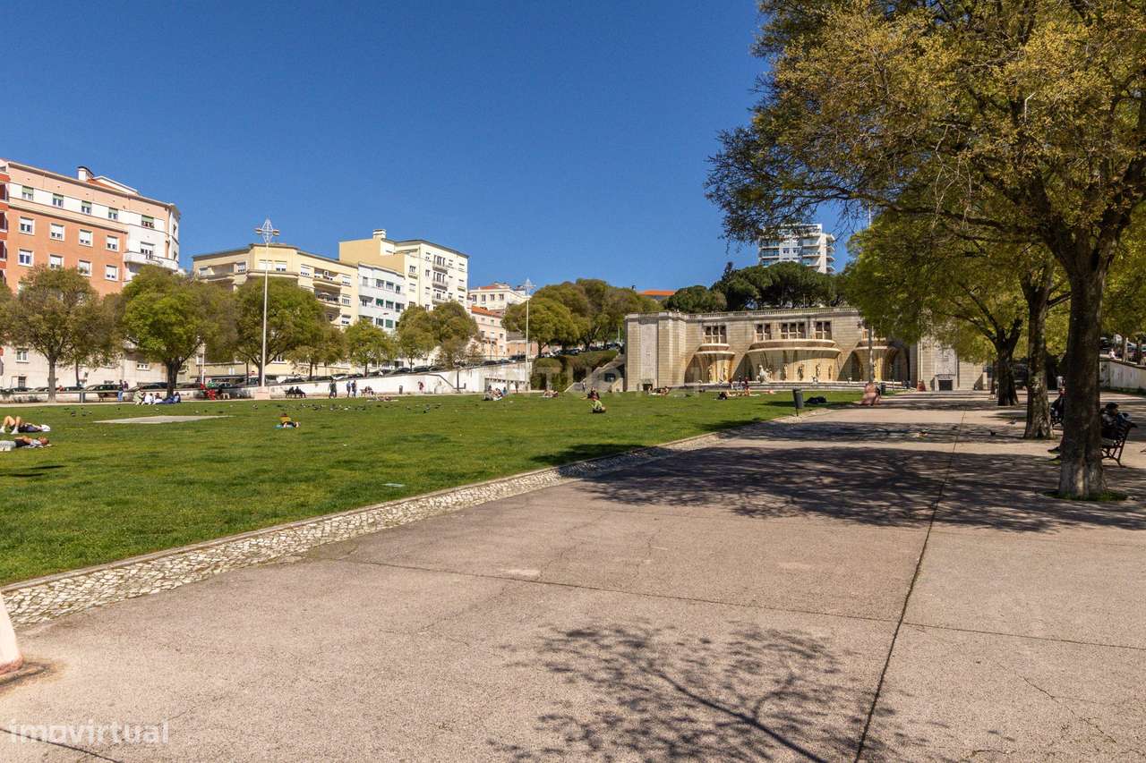 Fantástico Apartamento T4 na Alameda Dom Afonso Henriques – Localizaçã-46