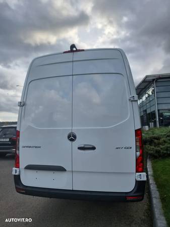 Mercedes-Benz Sprinter - 7