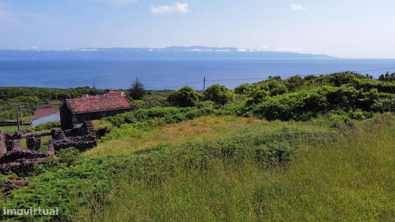 Ruína com Potencial Turístico e Vistas Deslumbrantes na Ilha do Pico-11
