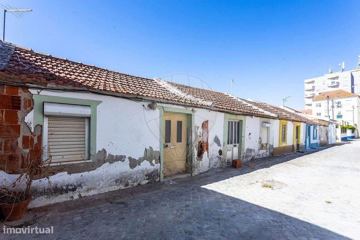 Moradia T2 para venda - Grande imagem: 1/12