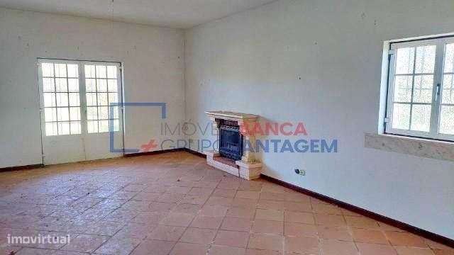 Moradia T4 com Terreno e Armazém em Borba. - Grande imagem: 5/8