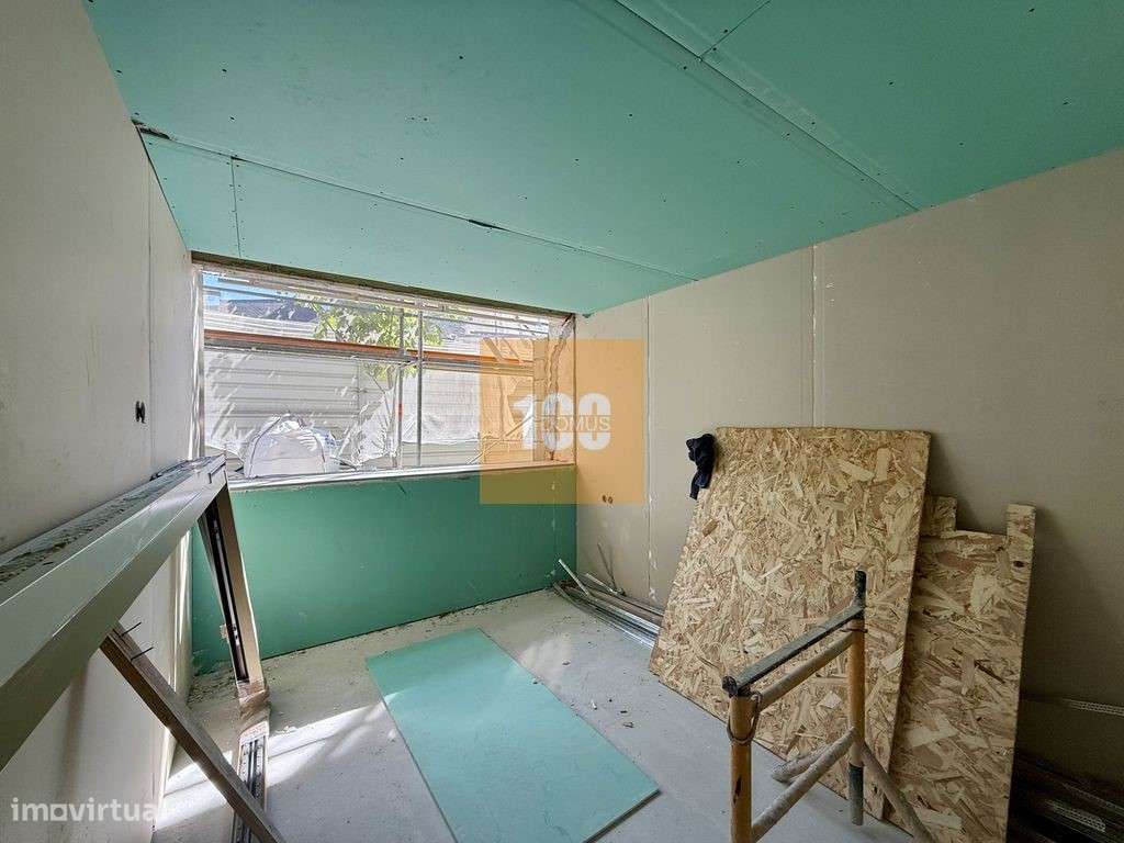 Apartamento T4 novo nas Antas-30