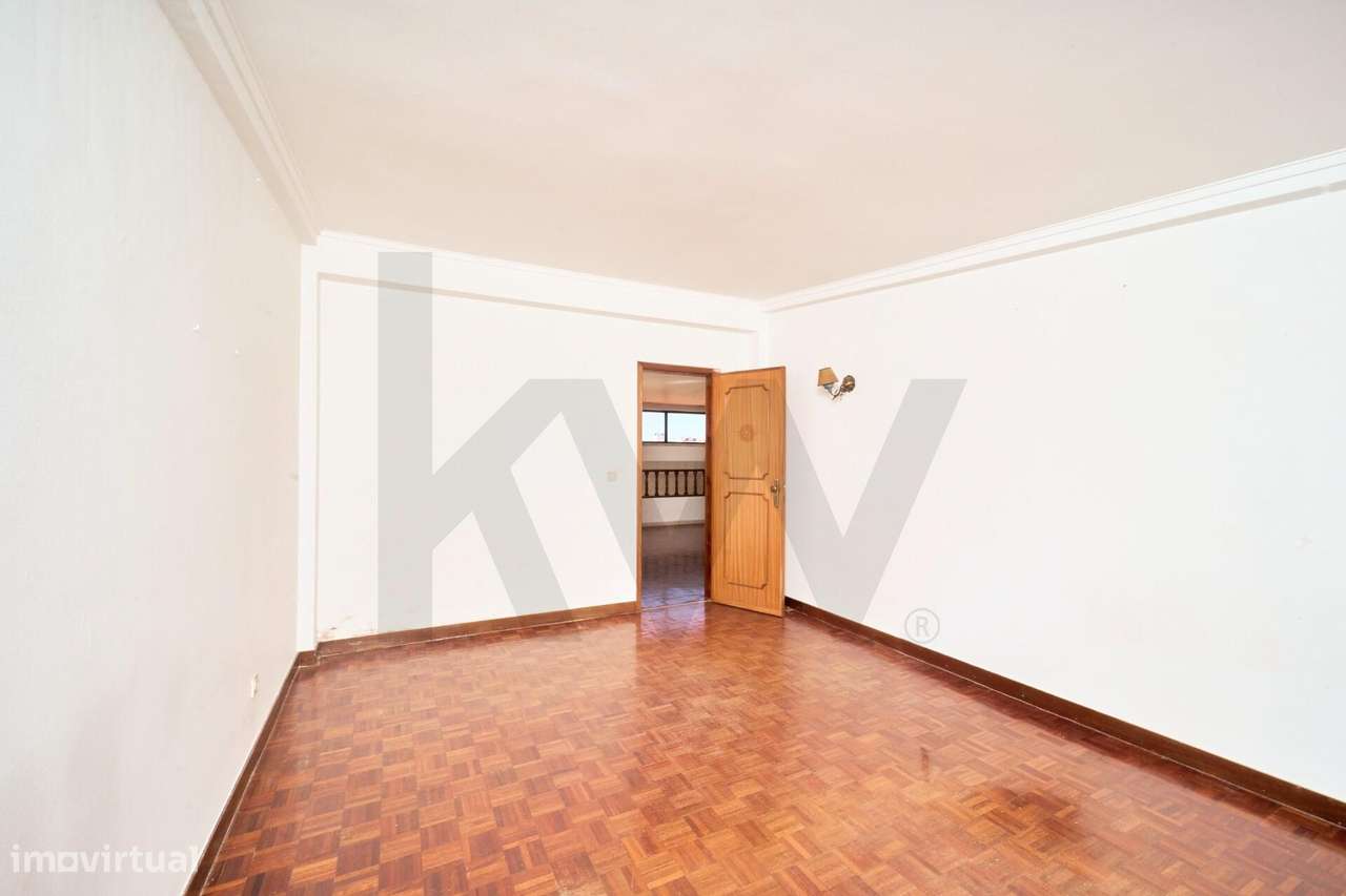 Penthouse Duplex T5 com Vista Desafogada e Excelente Potencial na Quin-36