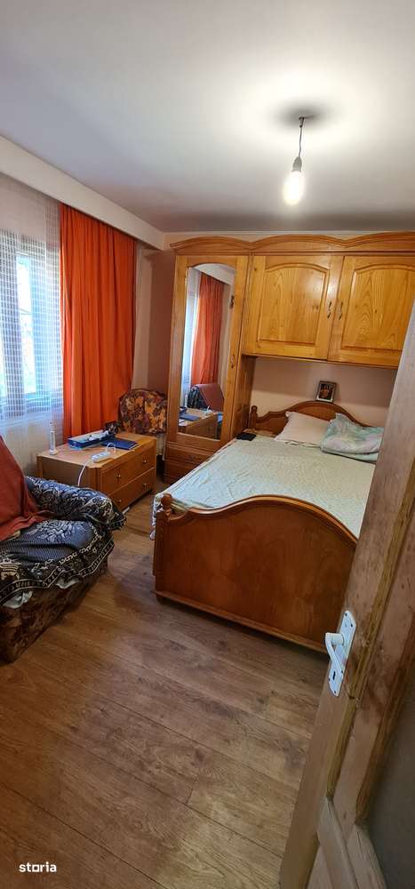 Vând casa caramida si teren 2400mp Horia-14