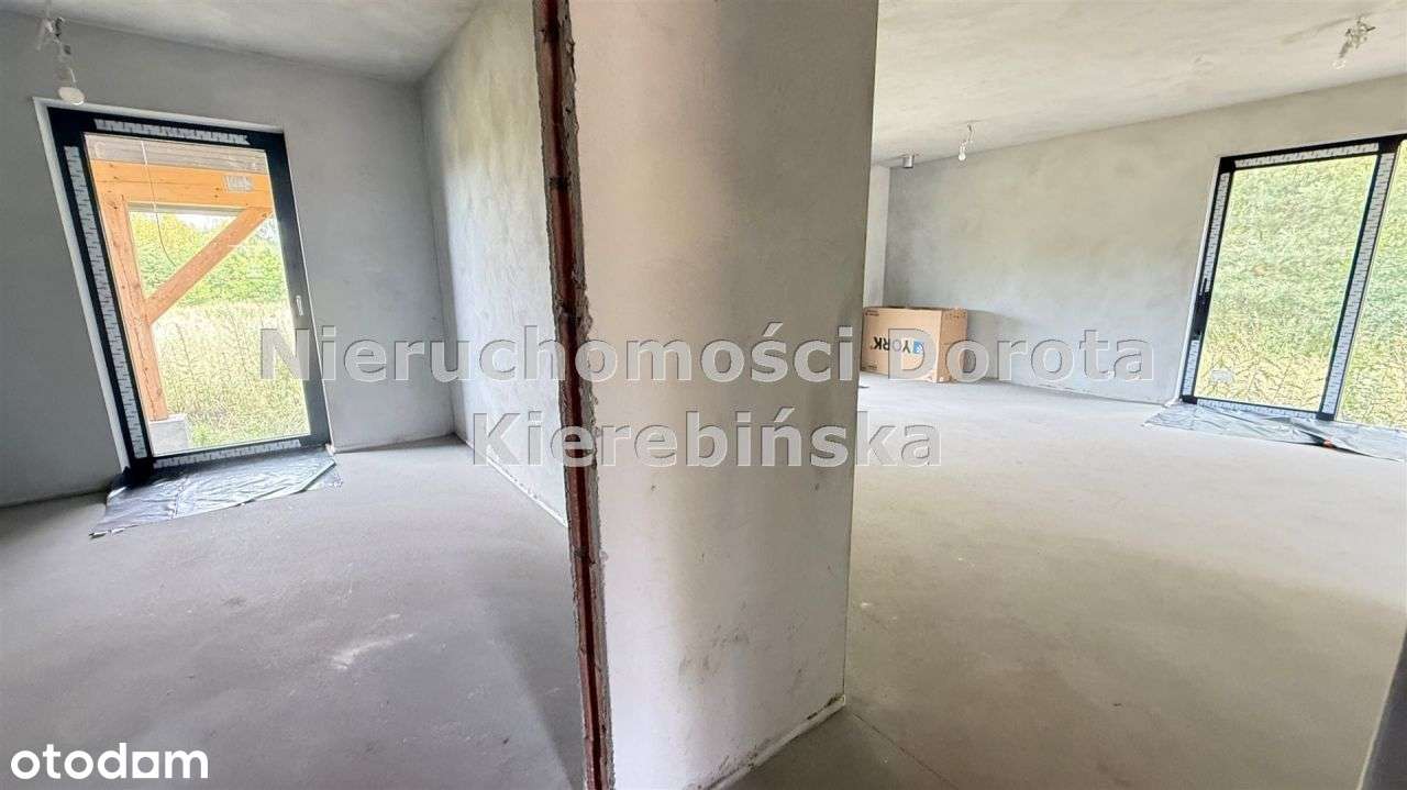 Dom w stanie deweloperskim na obrzeżach miasta.-19