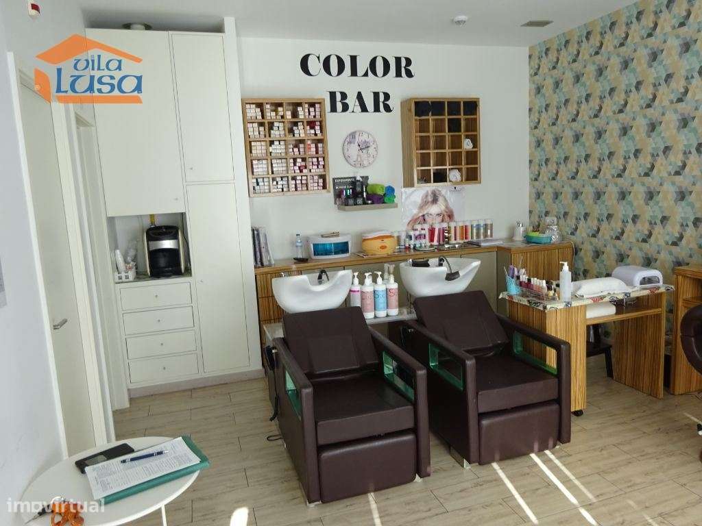 Cabeleireiro e Estética equipado Vilar de Andorinho - Grande imagem: 2/11