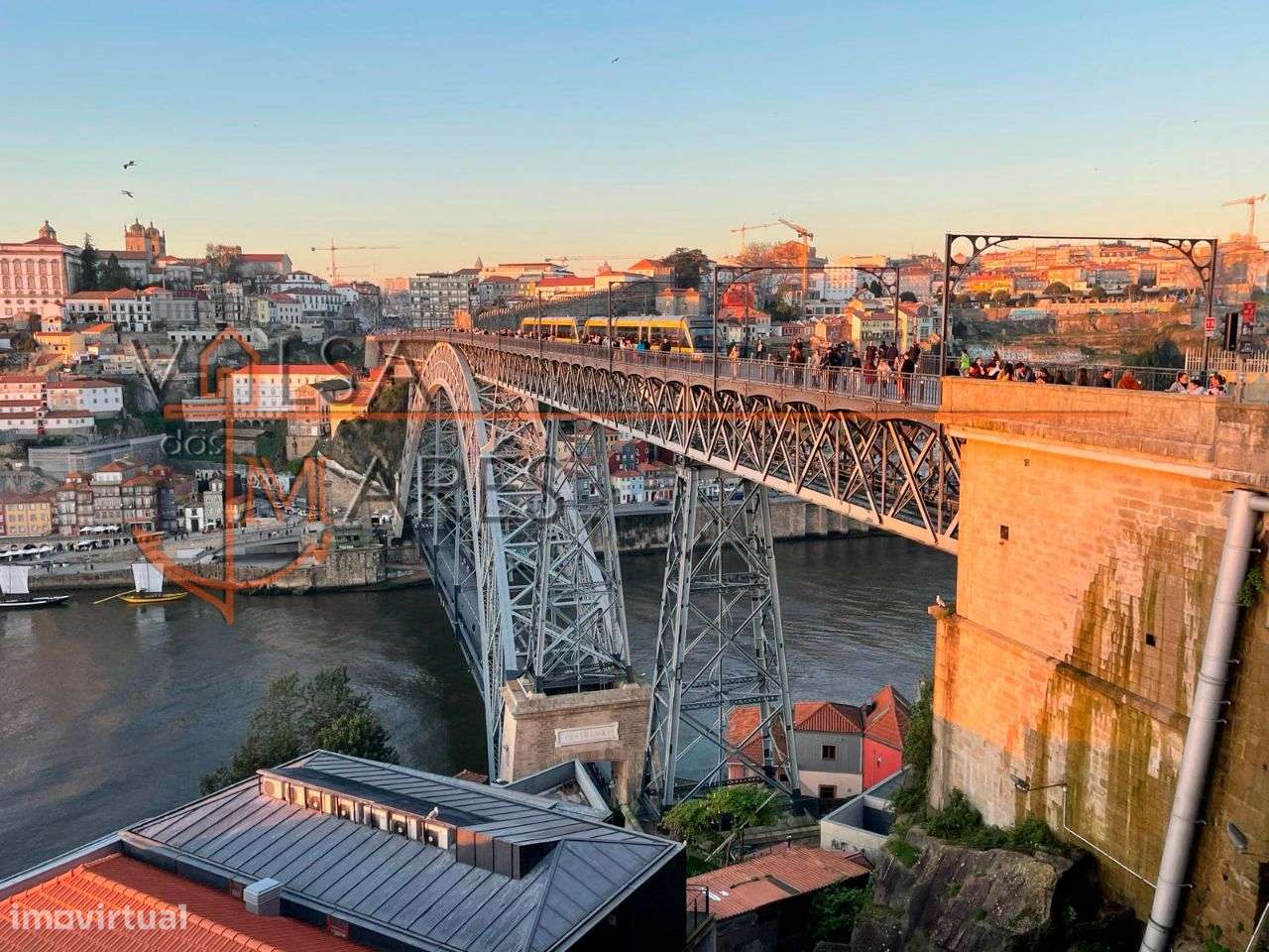 Prédio com terreno - Investimento no CENTRO HISTÓRICO DE GAIA-3