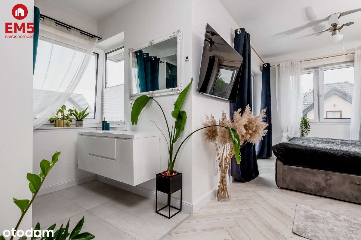 Do wejścia. Przestronny i stylowy dom. - Pełny obrazek: 3/20