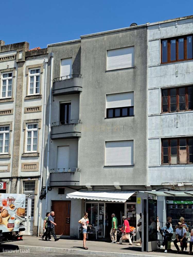 Apartamento T3 com terraço em frente ao metro da Casa da Música-25