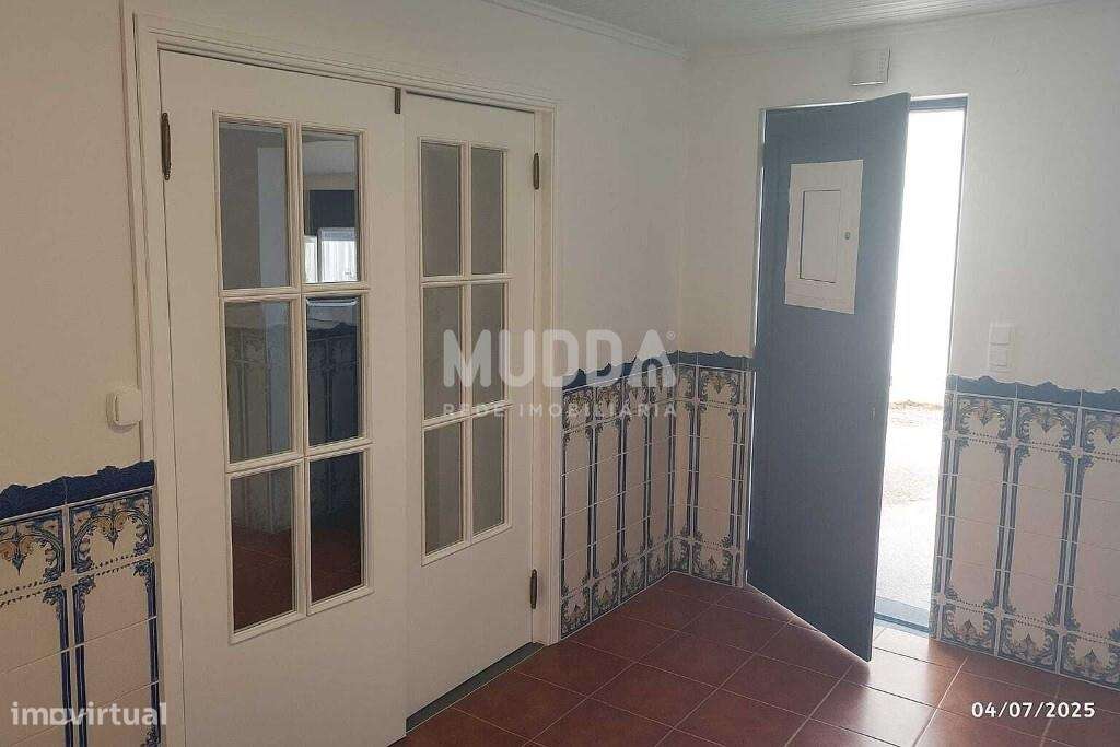 Moradia Térrea Renovada com 2 Quartos + 2 Escritório e Excelente Expos-7