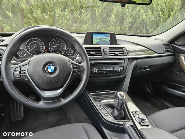 BMW Seria 3 316i Touring Sport Line - 16