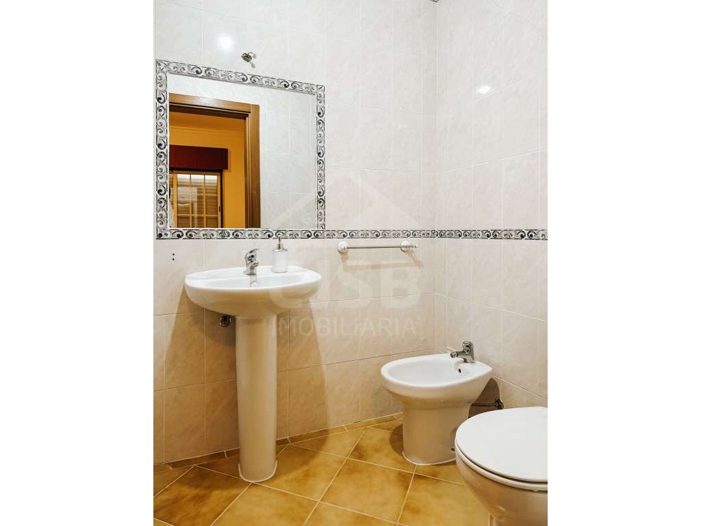 Apartamento T3 em Benavente - Excelente estado-22