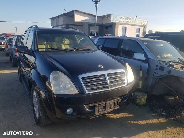 dezmembrez ssang yong rexton facelift 2007 motorizare 163cp - 2