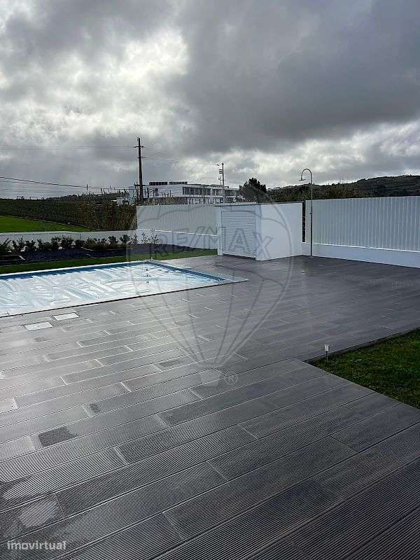 Moradia T4 à venda em Nadrupe / Lourinhã - Grande imagem: 4/38