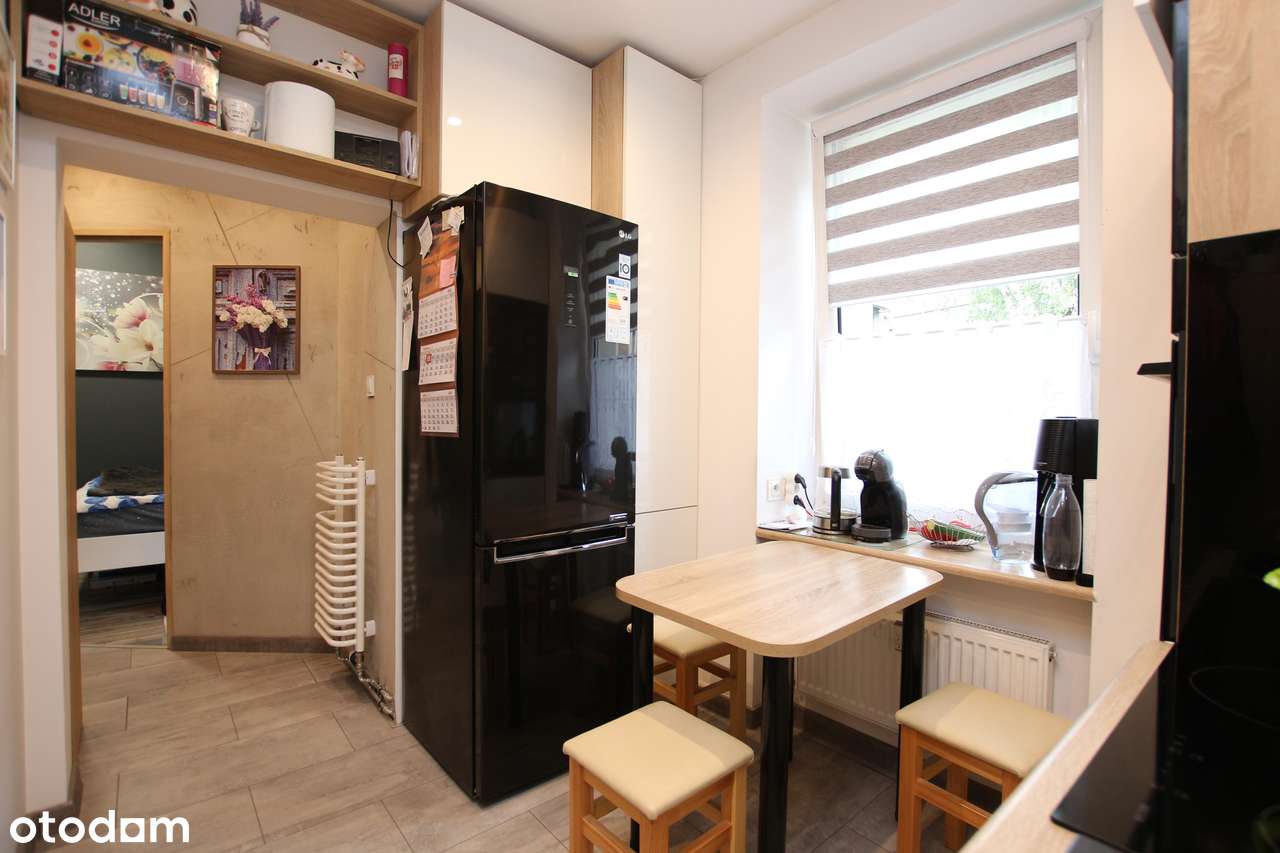 Mieszkanie i budynek po remoncie, parking dla mieszkańców.-7