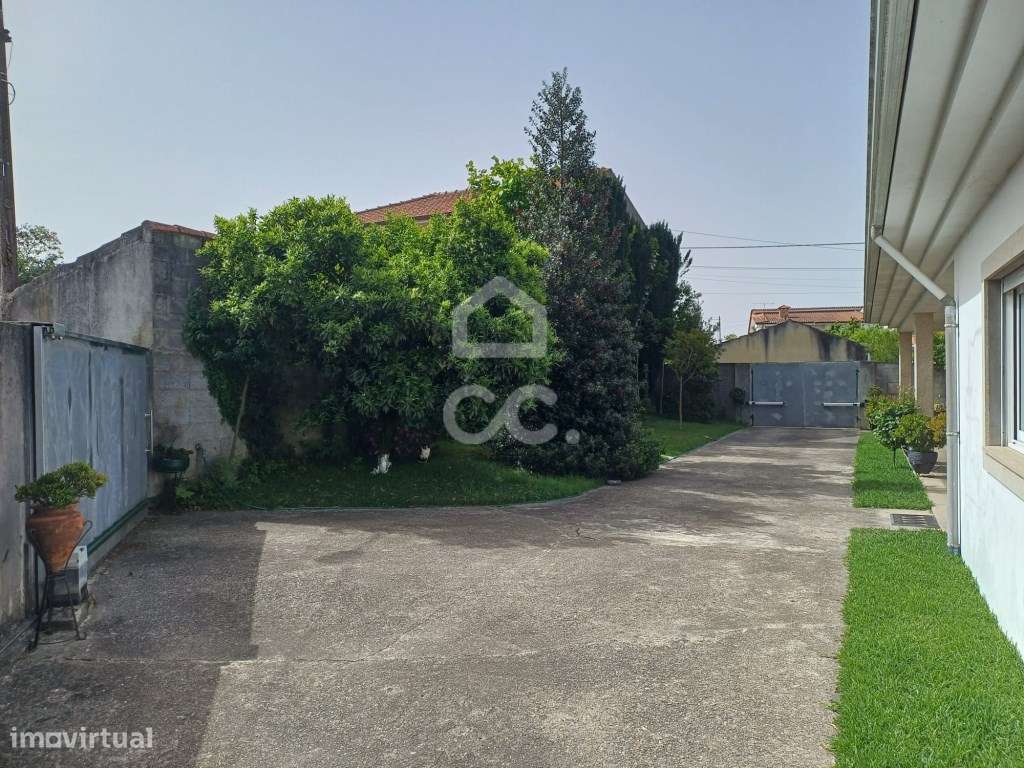 Moradia Térrea T4 em Palmeira, Santo Tirso-13
