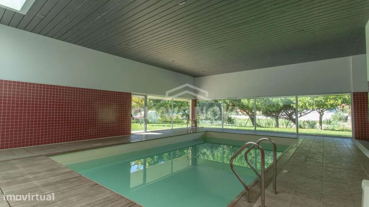 Moradia T3 com 4 casas de banho e piscina na Madalena-7
