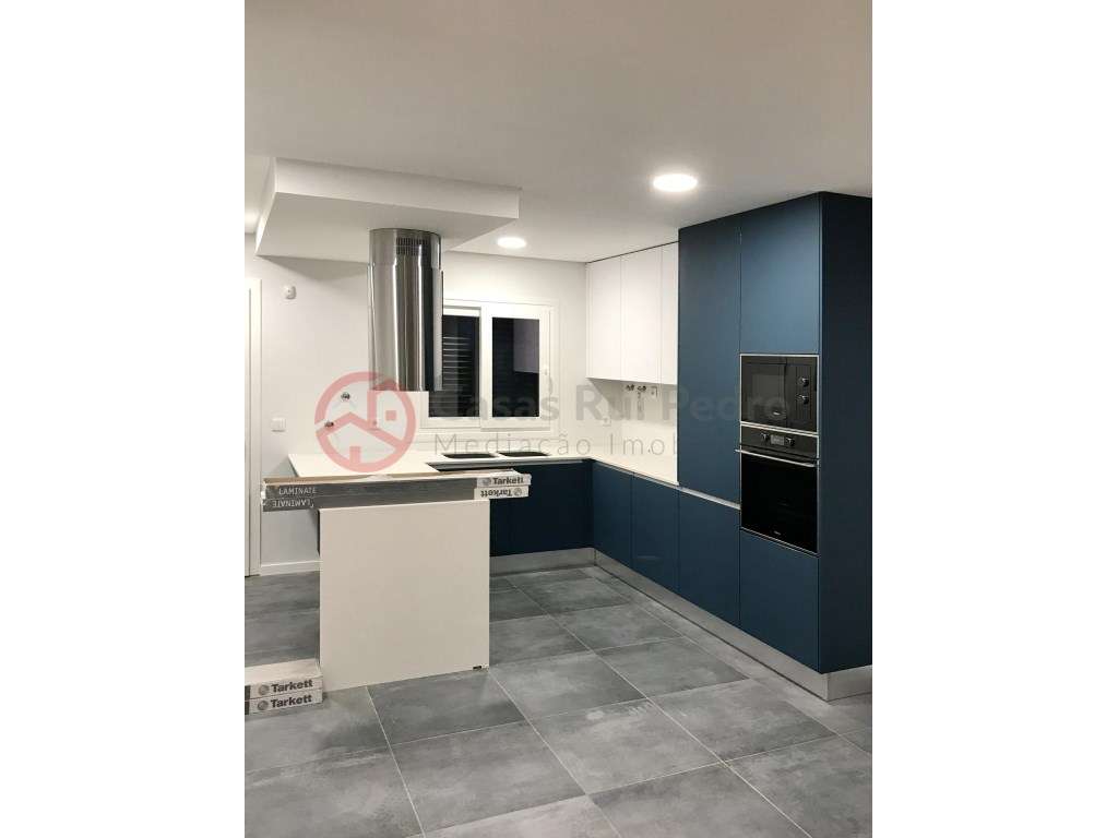 Moradia Geminada T4 com Piscina - Grande imagem: 4/8