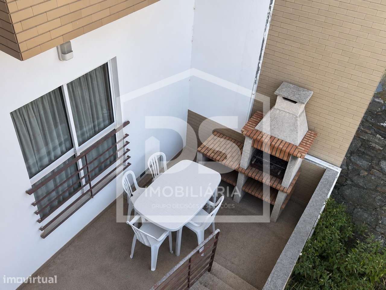 Moradia T4 Premium com Terraço e Garagem - Godim-17