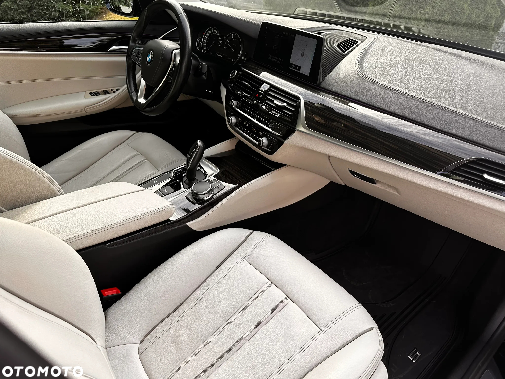 BMW Seria 5 520d xDrive Luxury Line - 9